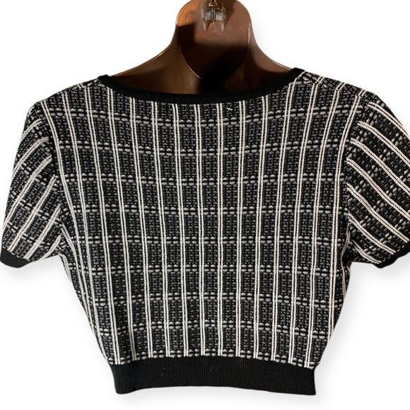 SHEIN Black and White Checkered Crop Top - Picture 4 of 5